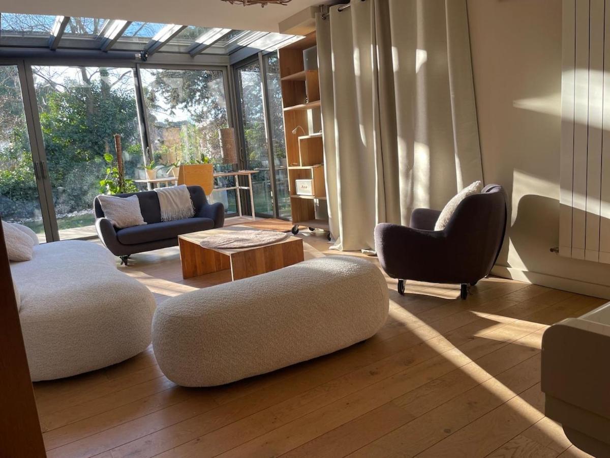 Glass And Wood Designer With Garden In Centertown Villa *