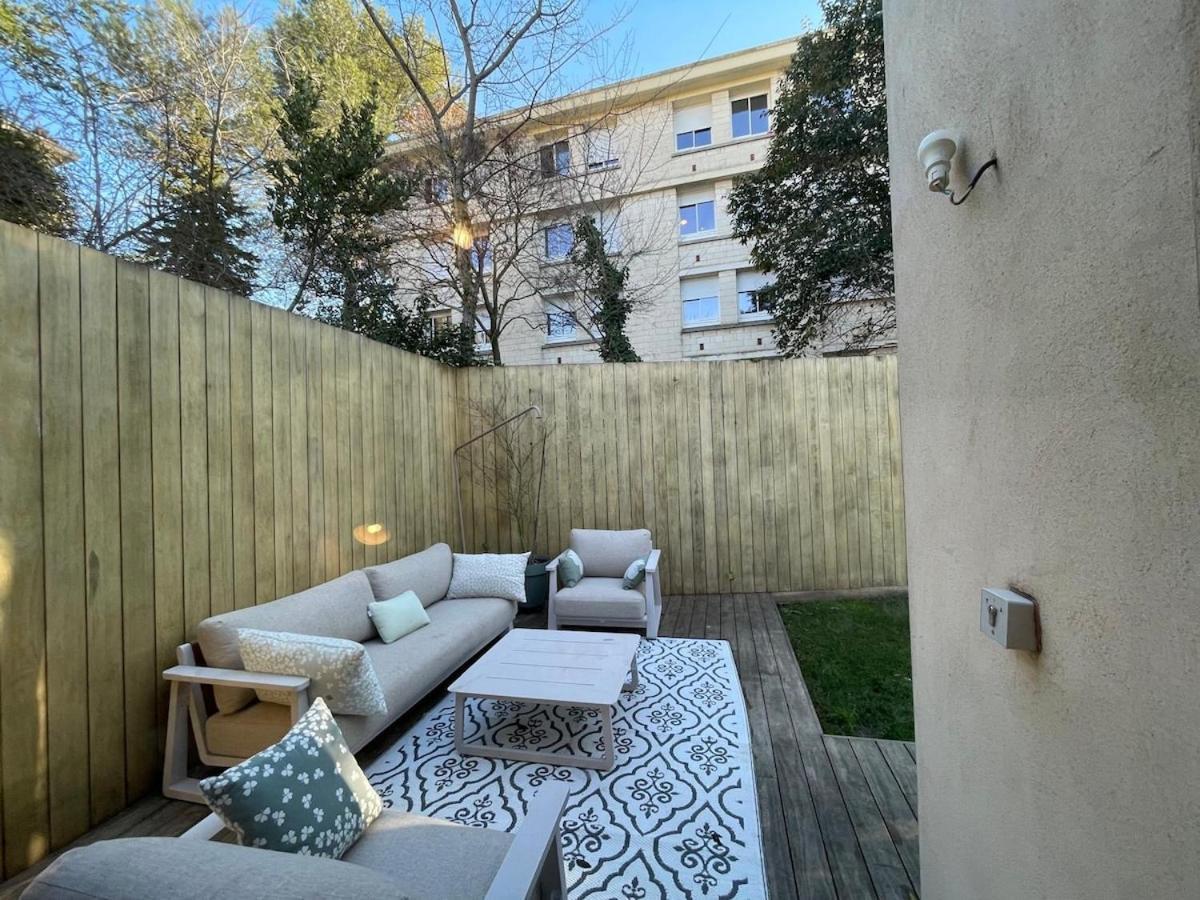 Glass And Wood Designer With Garden In Centertown