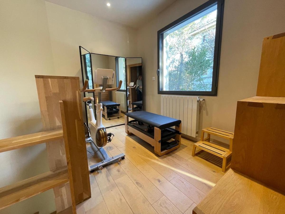 Glass And Wood Designer With Garden In Centertown Villa Montpellier