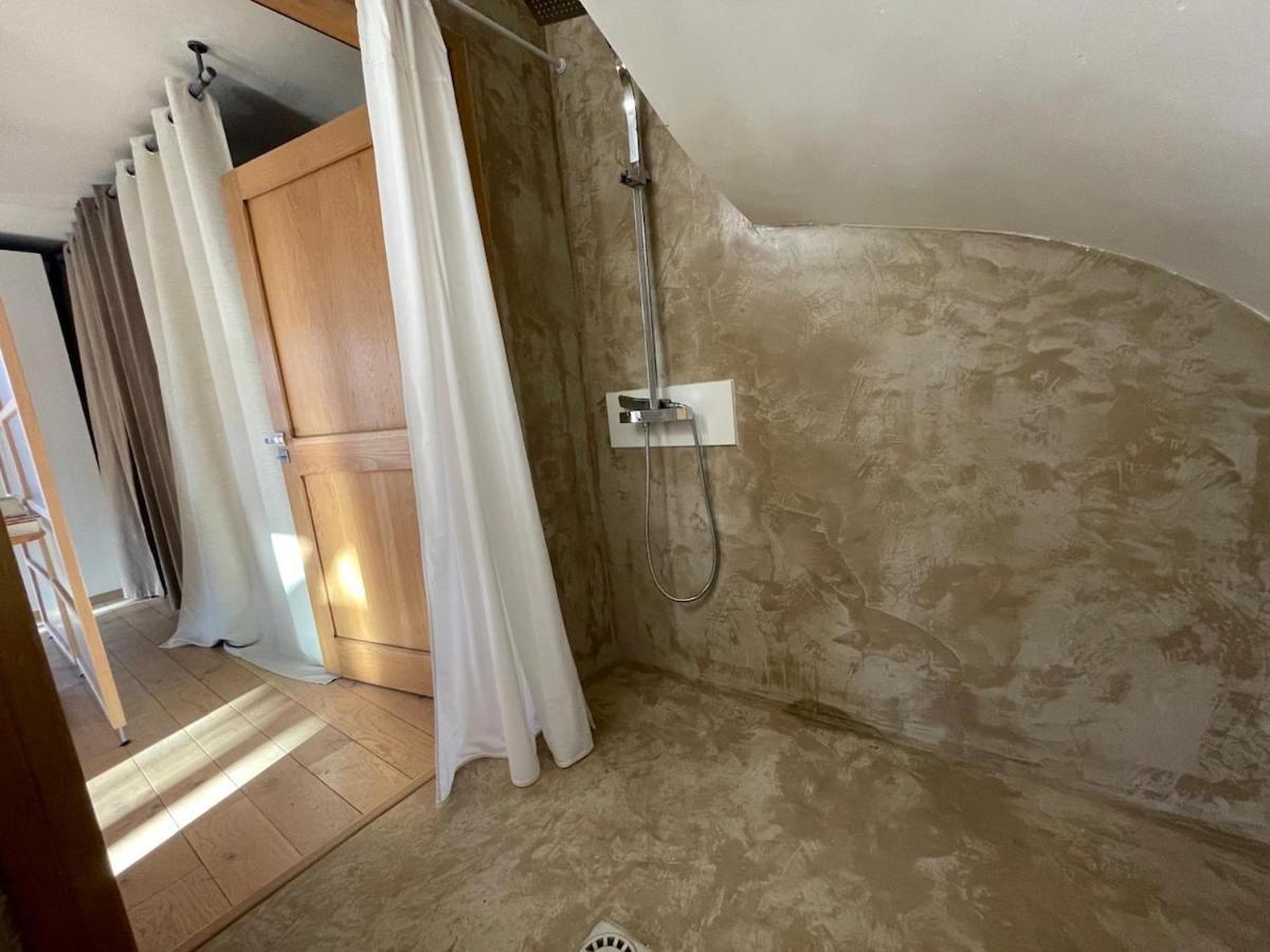Glass And Wood Designer With Garden In Centertown Villa *