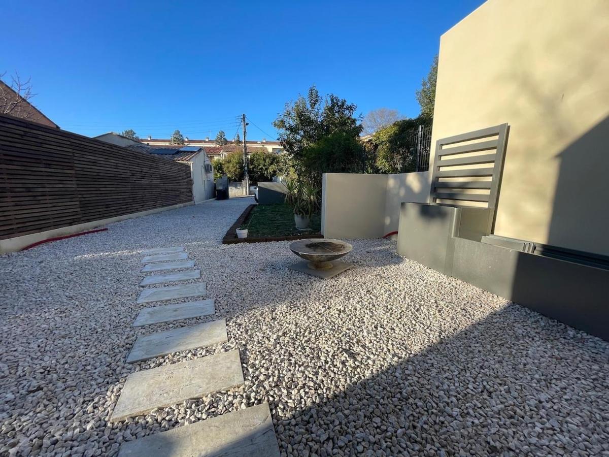 Glass And Wood Designer With Garden In Centertown * Montpellier