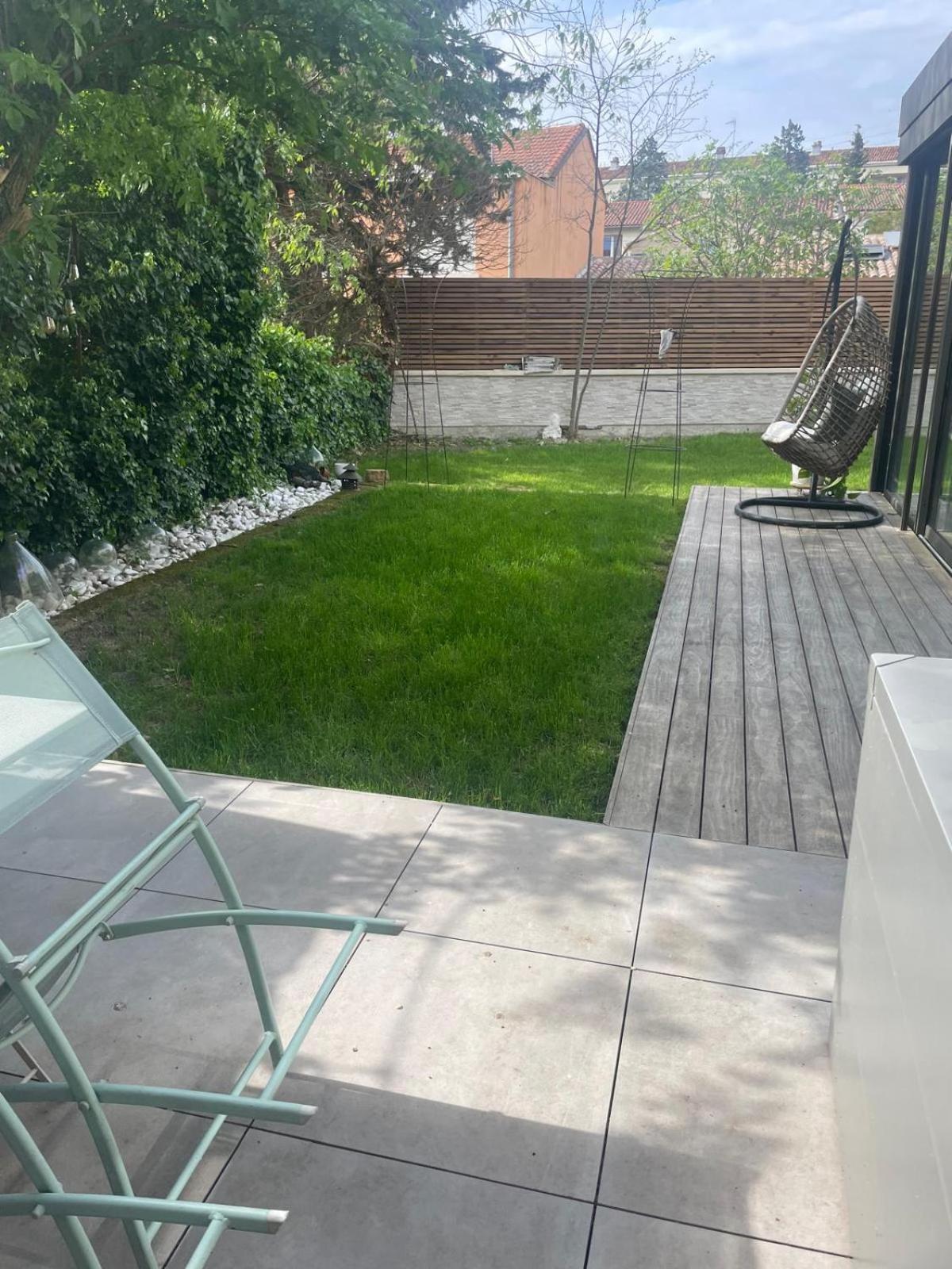Glass And Wood Designer With Garden In Centertown