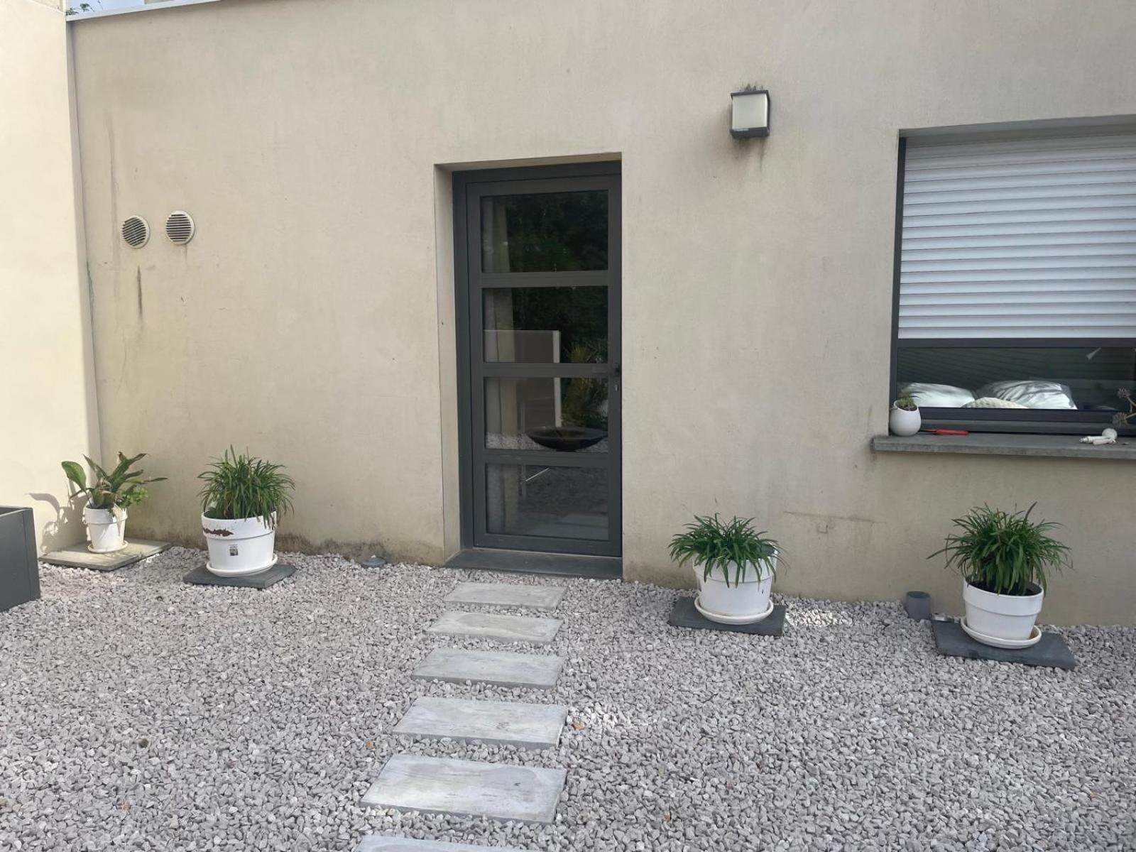 Villa Glass And Wood Designer With Garden In Centertown
