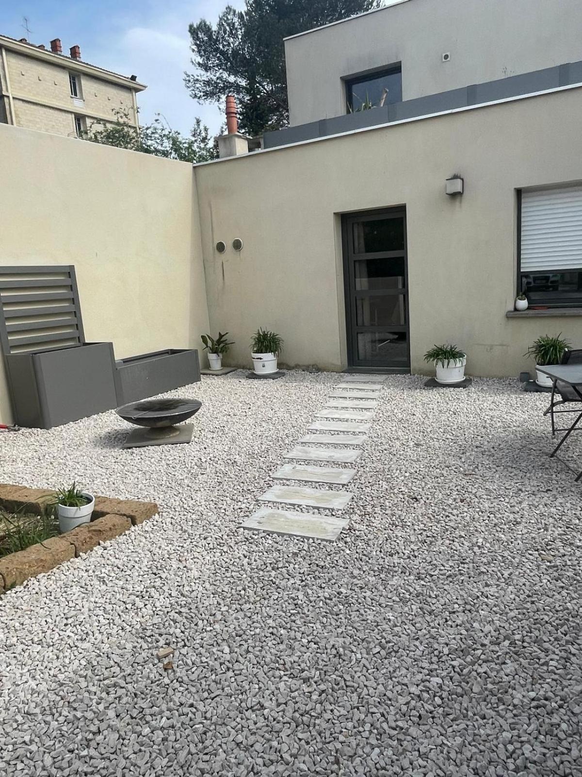 Glass And Wood Designer With Garden In Centertown Villa Montpellier